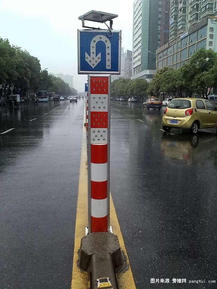 太阳能交通警示柱价格