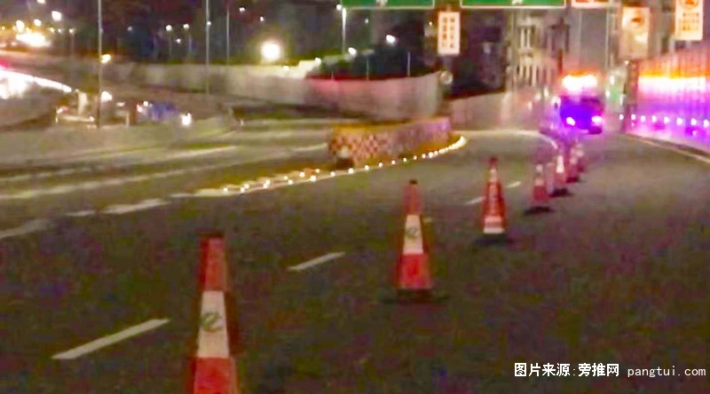 导流带同步led道钉